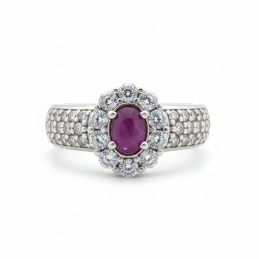 Anello con rubino cabochon vista frontale