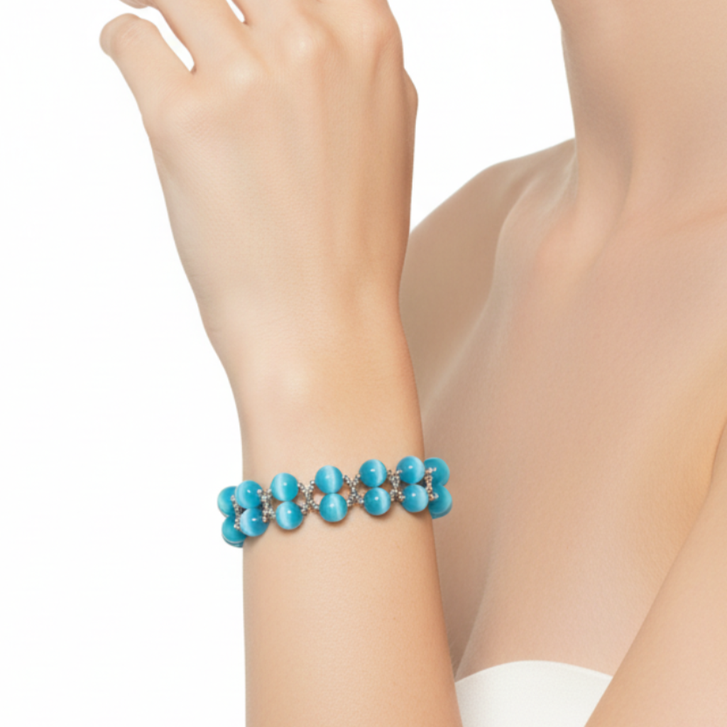 Bracciale occhio di gatto azzurro lifestyle — Gabriel Milano