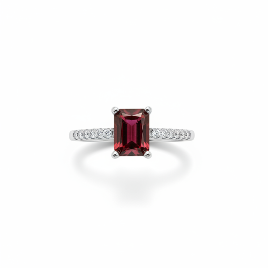 Anello in argento 925 con granato vista dall'alto