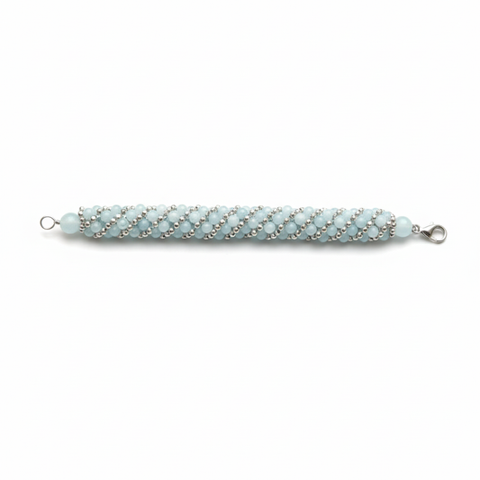 Bracciale acquamarina flat lay sfondo bianco
