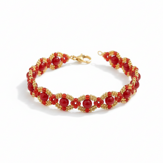 Bracciale corniola oro sfondo bianco
