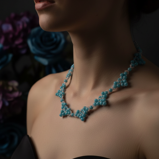 Collana angelite e pietra di luna rosa - lifestyle indossata