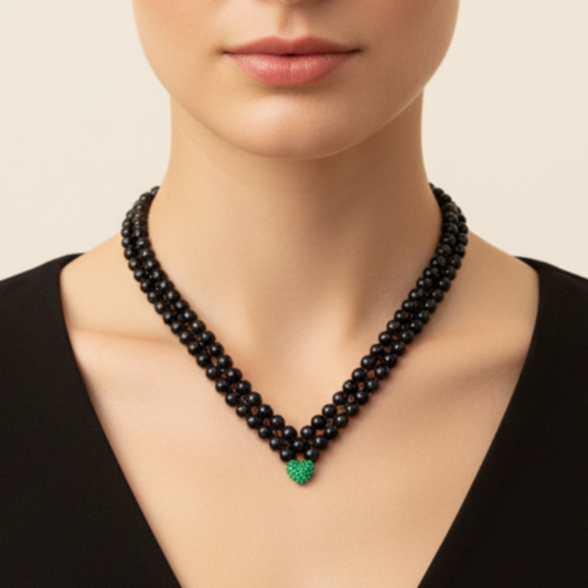 Collana onice corta sfere piccole modella