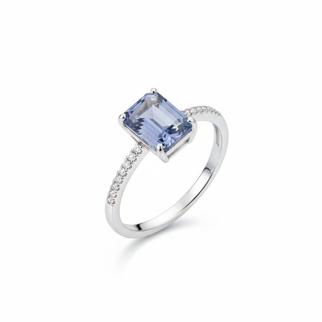 Anello in Argento 925 con Iolite Blu - Vista Tre Quarti Verticale