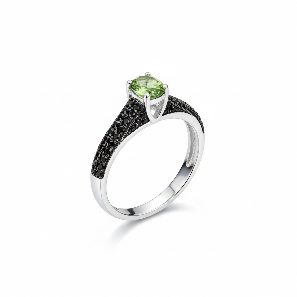 Anello in argento 925 con tormalina verde vista tre quarti